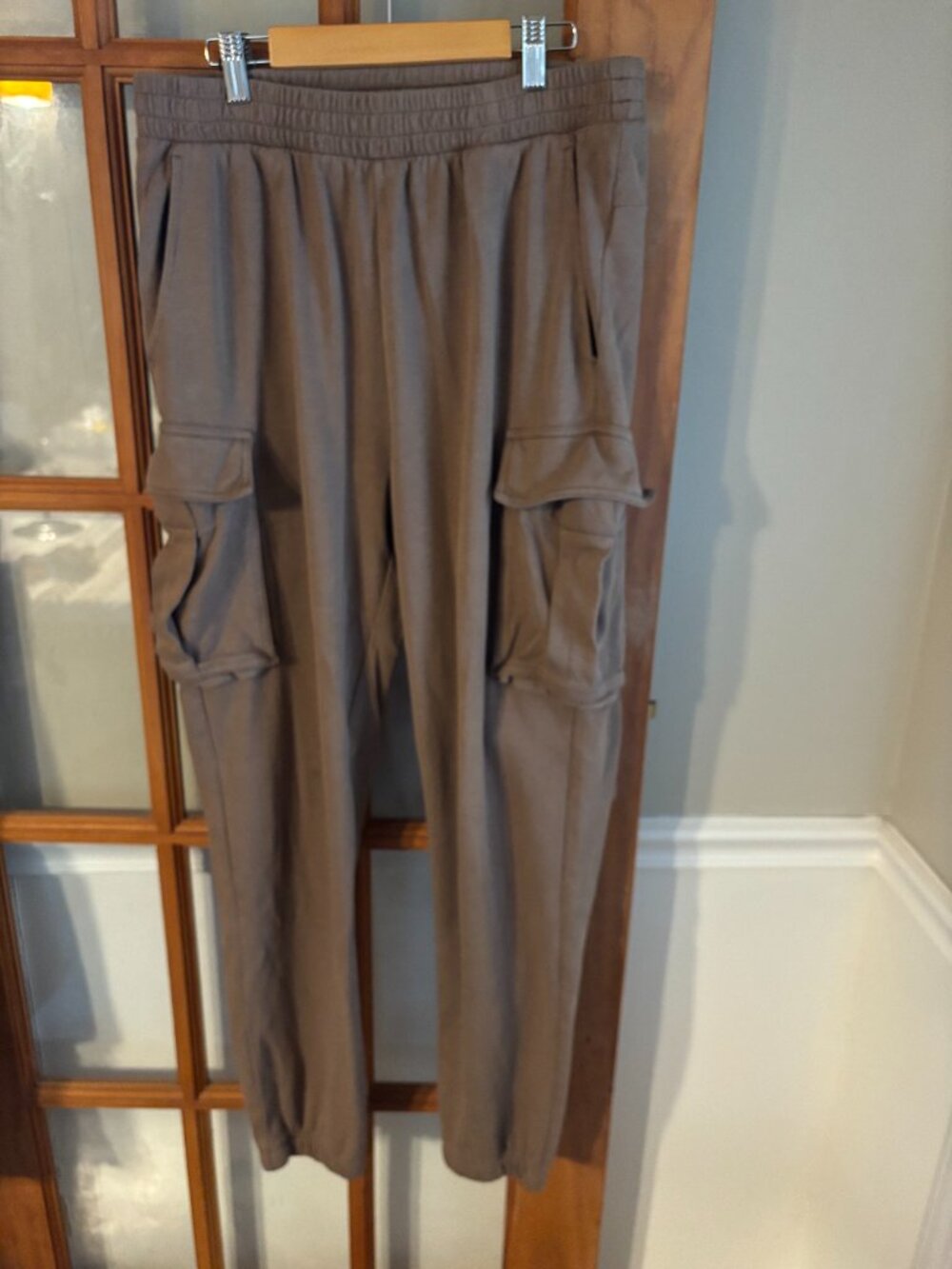 Gap Fit Men's Tan Cargo Jogger SZ: M - Picture 1 of 11